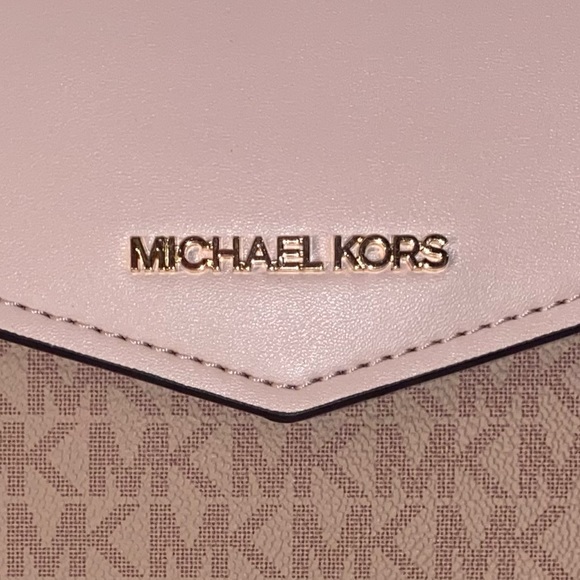 Authentic NWOT Michael Kors Blush Pink XL Monogram Clutch Handbag - Picture 2 of 8